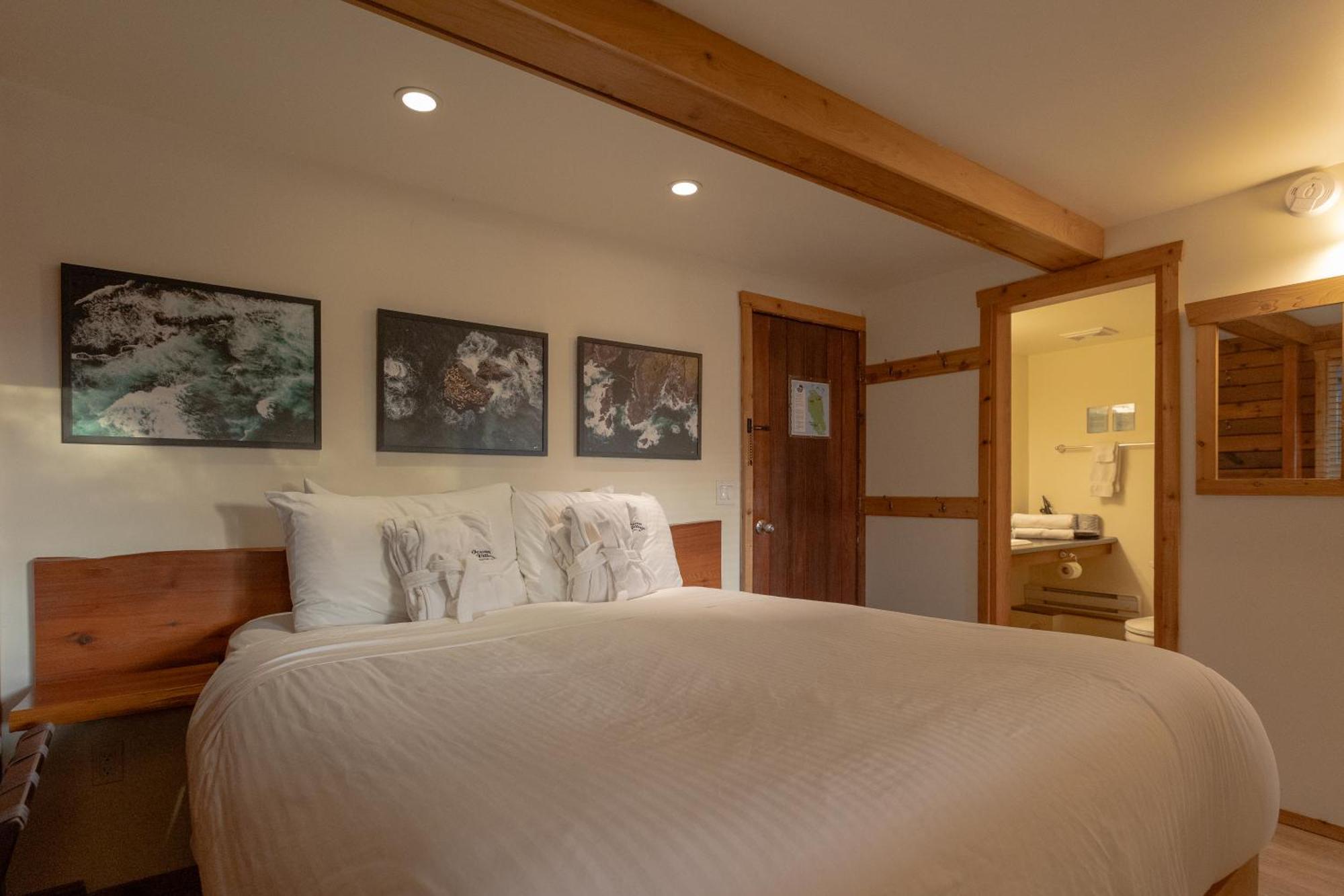 Ocean Village Resort Tofino Bagian luar foto