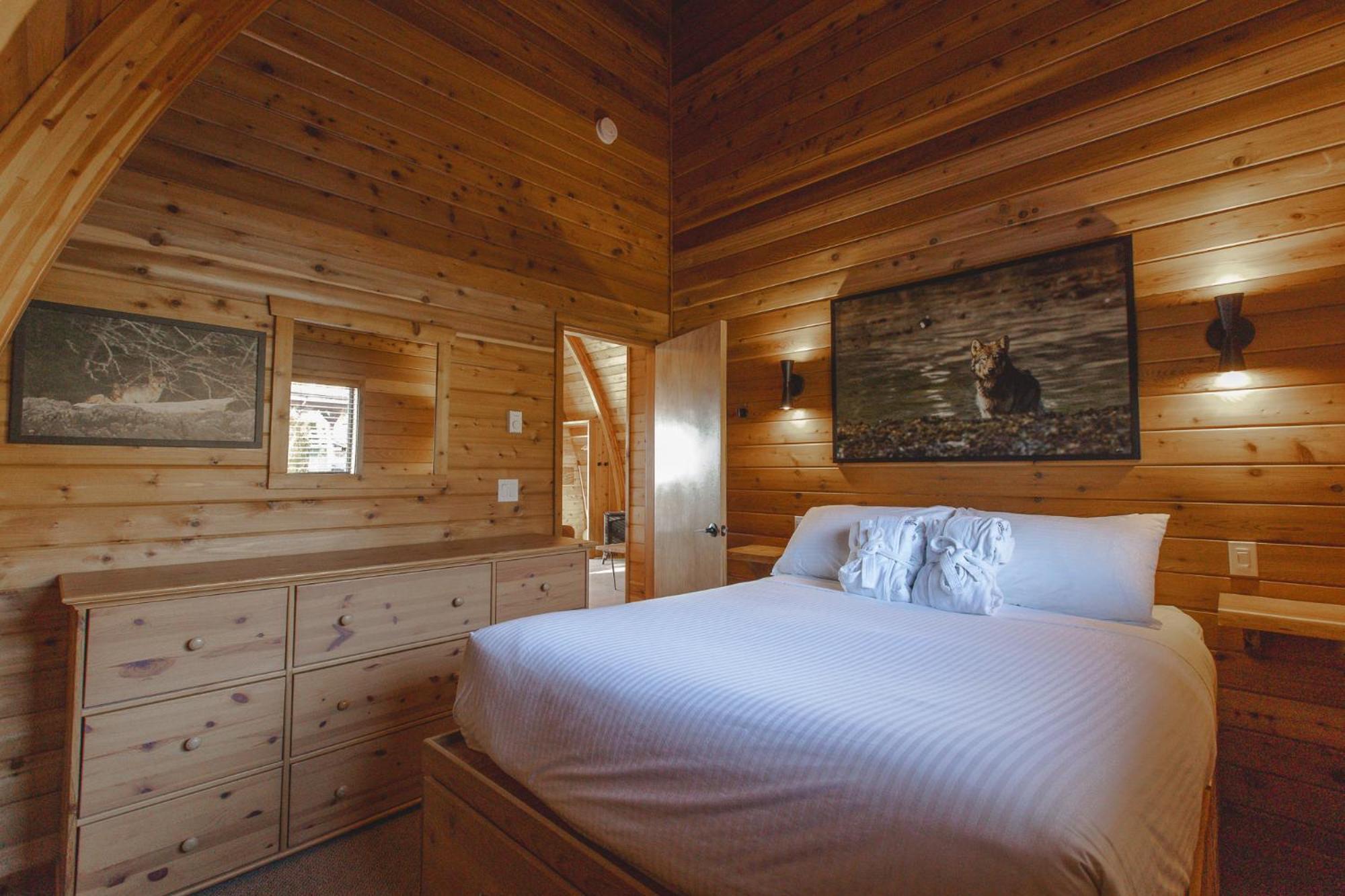 Ocean Village Resort Tofino Bagian luar foto